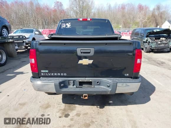 2011 Chevrolet Silverado 1500 LS z VIN 3GCPKREA4BG353984, wystawiony jako IAAI lot #42094148 z przebiegiem 218 766 mil mil oraz . Historia ofert i sprzedaży dostępna na DreamBid. Obrazek 16.