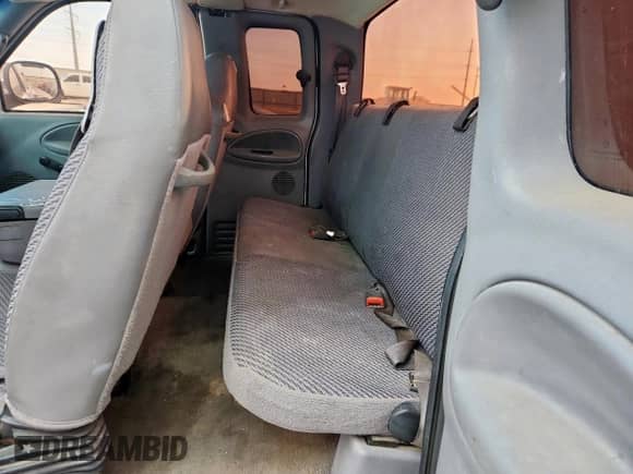 2001 Dodge 2500 z VIN 3B7KC23Z41G716435, wystawiony jako Copart lot #68579585 z przebiegiem 19 334 mil mil oraz Czysty tytuł • Clean title. Historia ofert i sprzedaży dostępna na DreamBid. Obrazek 10.