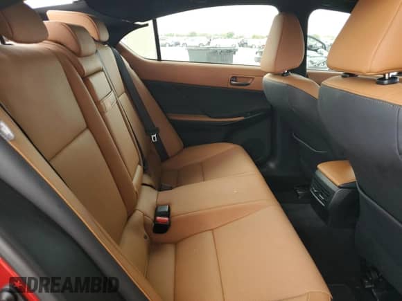 2024 Lexus IS 350 F Sport z VIN JTHBZ1B25R5078954, wystawiony jako Copart lot #68424685 z przebiegiem 16 016 mil mil oraz Nie do naprawy • Non repairable. Historia ofert i sprzedaży dostępna na DreamBid. Obrazek 10.