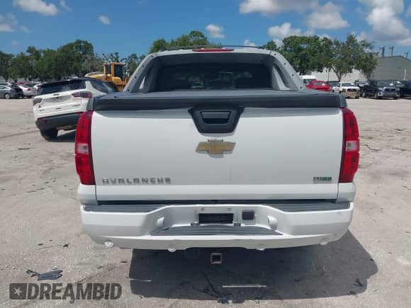 2011 Chevrolet Avalanche LT с VIN 3GNTKFE30BG354829, выставлен на аукционе IAAI как лот 42553810 с пробегом 163 482 миль миль и . История ставок и продаж доступна на DreamBid. Изображение 16.