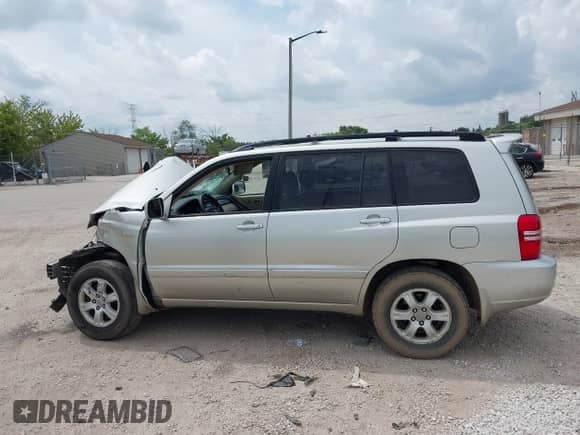 2003 Toyota Highlander с VIN JTEHF21A030142465, выставлен на аукционе IAAI как лот 42756025 с пробегом 256 799 миль миль и . История ставок и продаж доступна на DreamBid. Изображение 14.