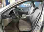 2011 Toyota Camry LE z VIN 4T1BF3EK9BU143247, wystawiony jako Copart lot #87411305 z przebiegiem 87 309 mil mil oraz Szkoda całkowita • Salvage title. Historia ofert i sprzedaży dostępna na DreamBid. Obrazek 7.