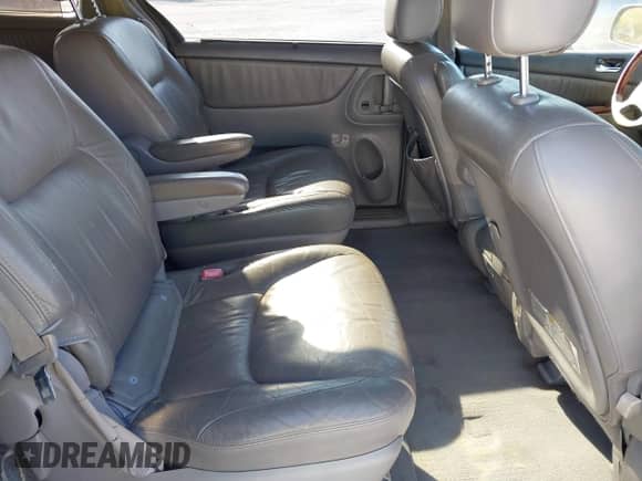 2004 Toyota Sienna XLE z VIN 5TDZA22C24S216460, wystawiony jako IAAI lot #43482595 z przebiegiem 289 353 mil mil oraz . Historia ofert i sprzedaży dostępna na DreamBid. Obrazek 8.