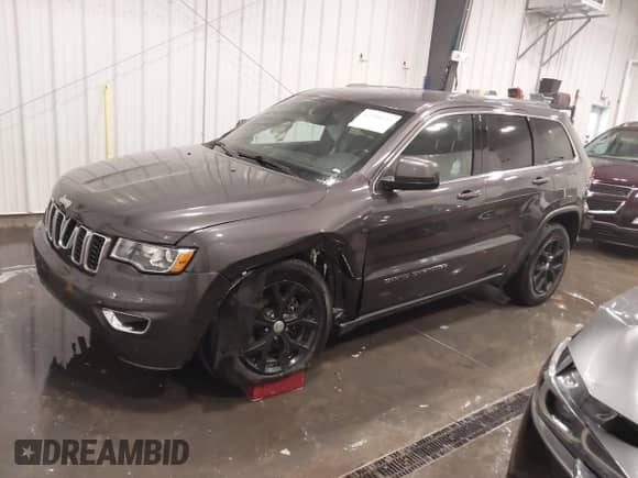 2017 Jeep Grand Cherokee Laredo z VIN 1C4RJFAG2HC706836, wystawiony jako IAAI lot #42254023 z przebiegiem 42 725 mil mil oraz . Historia ofert i sprzedaży dostępna na DreamBid. Obrazek 19.