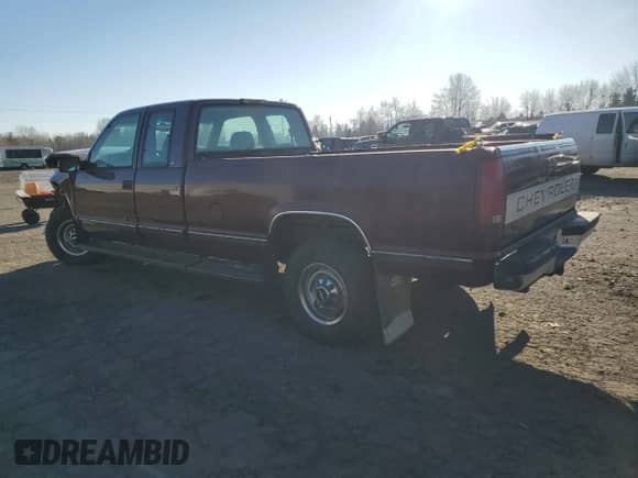 1997 Chevrolet Silverado 2500 с VIN 1GCGC29J0VE175503, выставлен на аукционе Copart как лот 42187225 с пробегом 110 701 миль миль и Списание • Salvage title. История ставок и продаж доступна на DreamBid. Изображение 2.