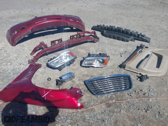 2014 Chrysler 300 C with VIN 2C3CCAEG7EH278319, listed as a IAAI auction lot 42500700 with 184,069 mi miles and . Bid and sale history available at DreamBid. Image 12.