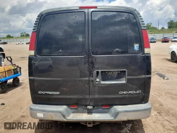 2000 Chevrolet Express Cargo YF7 z VIN 1GBFG15R9Y1170094, wystawiony jako Copart lot #59814765 z przebiegiem 269 770 mil mil oraz Nie do naprawy • Non repairable. Historia ofert i sprzedaży dostępna na DreamBid. Obrazek 6.
