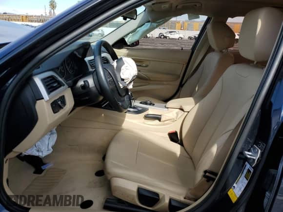 2014 BMW 3 Series 320i с VIN WBA3B1G5XENT01090, выставлен на аукционе Copart как лот 42516005 с пробегом Не указан миль и Списание • Salvage title. История ставок и продаж доступна на DreamBid. Изображение 7.