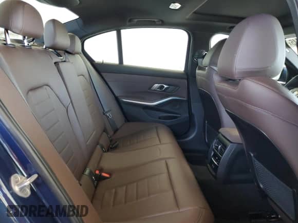 2021 BMW 3 Series 330e xDrive z VIN 3MW5P9J04M8B87501, wystawiony jako Copart lot #56735445 z przebiegiem 25 818 mil mil oraz Szkoda całkowita • Salvage title. Historia ofert i sprzedaży dostępna na DreamBid. Obrazek 10.