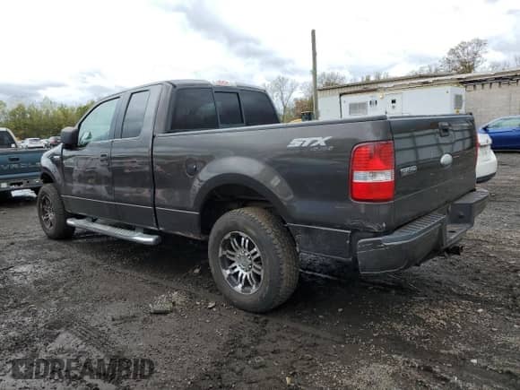2006 Ford F-150 STX z VIN 1FTRX14W56NA65929, wystawiony jako Copart lot #85907965 z przebiegiem 52 098 mil mil oraz Szkoda całkowita • Salvage title. Historia ofert i sprzedaży dostępna na DreamBid. Obrazek 2.