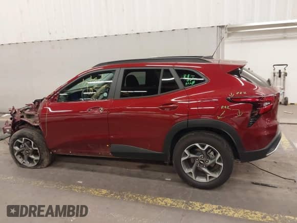 2025 Chevrolet Trax LT с VIN KL77LHEP5SC158343, выставлен на аукционе IAAI как лот 42564190 с пробегом 9 585 миль миль и . История ставок и продаж доступна на DreamBid. Изображение 15.