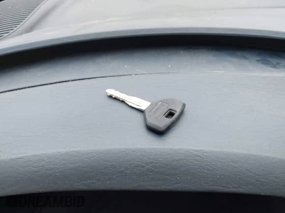 2001 Dodge Caravan Sport z VIN 1B4GP44321B256892, wystawiony jako IAAI lot #43270757 z przebiegiem 263 466 mil mil oraz . Historia ofert i sprzedaży dostępna na DreamBid. Obrazek 11.