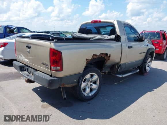 2005 Dodge 1500 ST with VIN 1D7HU16N25J566121, listed as a IAAI auction lot 42977631 with 151,501 mi miles and . Bid and sale history available at DreamBid. Image 4.