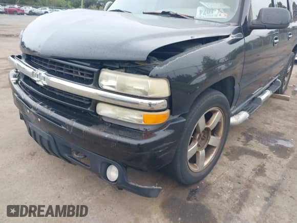 2006 Chevrolet Suburban LTZ z VIN 1GNFK16U06J167523, wystawiony jako IAAI lot #43343169 z przebiegiem 272 223 mil mil oraz . Historia ofert i sprzedaży dostępna na DreamBid. Obrazek 6.