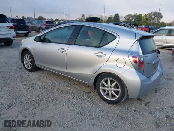 2013 Toyota Prius Three with VIN JTDKDTB35D1036319, listed as a IAAI auction lot 43421925 with 127,258 mi miles and . Bid and sale history available at DreamBid. Image 3.