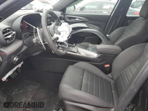 2024 Dodge Hornet R/T z VIN ZACPDFCWXR3A26383, wystawiony jako Copart lot #89390815 z przebiegiem 25 061 mil mil oraz Nie do naprawy • Non repairable. Historia ofert i sprzedaży dostępna na DreamBid. Obrazek 7.