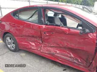 2020 Hyundai Elantra SEL z VIN KMHD84LF2LU938933, wystawiony jako IAAI lot #43045309 z przebiegiem 85 456 mil mil oraz . Historia ofert i sprzedaży dostępna na DreamBid. Obrazek 6.