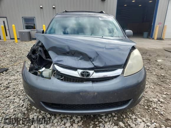 2009 Toyota Sienna XLE with VIN 5TDBK22C59S025170, listed as a Copart auction lot 70944055 with 267,429 mi miles and Non repairable. Bid and sale history available at DreamBid. Image 5.