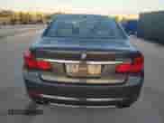 2015 BMW 7 Series 740Li z VIN WBAYE4C5XFD946723, wystawiony jako Copart lot #80526565 z przebiegiem 55 090 mil mil oraz Szkoda całkowita • Salvage title. Historia ofert i sprzedaży dostępna na DreamBid. Obrazek 6.