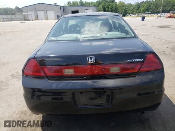 2001 Honda Accord EX with VIN 1HGCG32561A033763, listed as a Copart auction lot 55588305 with 238,026 mi miles and Salvage title. Bid and sale history available at DreamBid. Image 6.