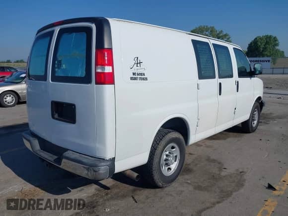 2020 Chevrolet Express Cargo with VIN 1GCWGAFG4L1136579, listed as a IAAI auction lot 42368930 with 148,792 mi miles and . Bid and sale history available at DreamBid. Image 4.