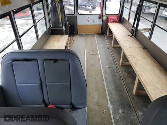 2008 Ford Econoline Cargo с VIN 1FD4E45P88DB26476, выставлен на аукционе Copart как лот 55440385 с пробегом 183 251 миль миль и На запчасти • Non repairable. История ставок и продаж доступна на DreamBid. Изображение 8.