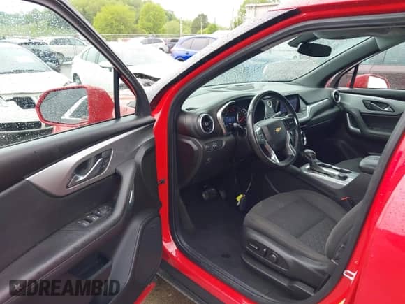 2020 Chevrolet Blazer LT z VIN 3GNKBHR46LS669529, wystawiony jako IAAI lot #42226887 z przebiegiem 87 894 mil mil oraz . Historia ofert i sprzedaży dostępna na DreamBid. Obrazek 5.