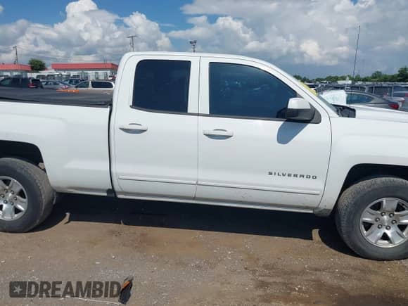 2018 Chevrolet Silverado 1500 LT с VIN 1GCRCREH0JZ191109, выставлен на аукционе IAAI как лот 42698579 с пробегом 195 547 миль миль и . История ставок и продаж доступна на DreamBid. Изображение 13.