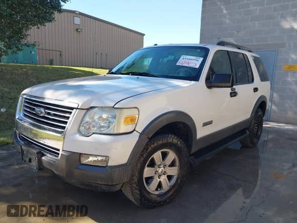 2006 Ford Explorer XLT with VIN 1FMEU73E06UA95358, listed as a IAAI auction lot 43500996 with 237,169 mi miles and . Bid and sale history available at DreamBid. Image 2.