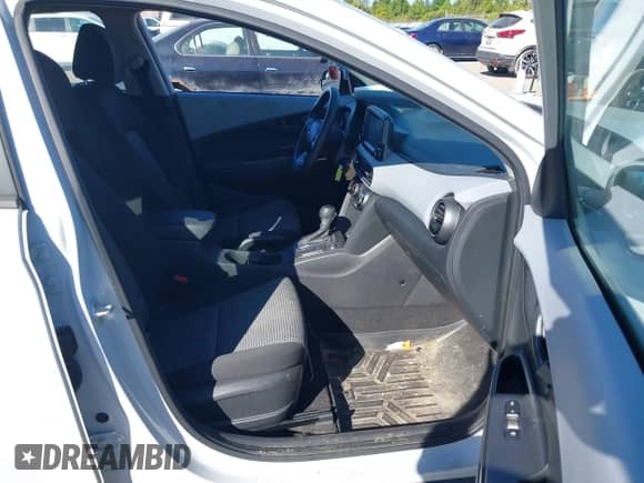 2020 Hyundai Kona SE с VIN KM8K1CAA7LU416389, выставлен на аукционе IAAI как лот 43249247 с пробегом 145 717 миль миль и . История ставок и продаж доступна на DreamBid. Изображение 5.