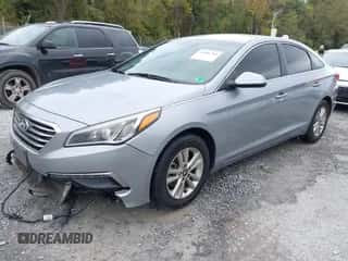 2015 Hyundai Sonata SE с VIN 5NPE24AF1FH070855, выставлен на аукционе IAAI как лот 43401764 с пробегом 150 569 миль миль и . История ставок и продаж доступна на DreamBid. Изображение 2.