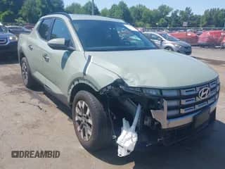 2025 Hyundai Santa Cruz SEL Activity z VIN 5NTJCDDE2SH132192, wystawiony jako IAAI lot #42957469 z przebiegiem 13 981 mil mil oraz . Historia ofert i sprzedaży dostępna na DreamBid. Obrazek 1.