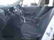 2020 Chevrolet Trax LS z VIN 3GNCJKSB6LL329367, wystawiony jako Copart lot #86851245 z przebiegiem 68 860 mil mil oraz Szkoda całkowita • Salvage title. Historia ofert i sprzedaży dostępna na DreamBid. Obrazek 7.