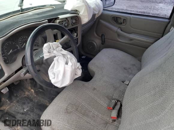 2002 Chevrolet S-10 z VIN 1GCCS145428247240, wystawiony jako Copart lot #87213524 z przebiegiem Nie podano mil oraz Szkoda całkowita • Salvage title. Historia ofert i sprzedaży dostępna na DreamBid. Obrazek 8.