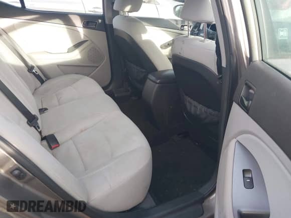 2014 Kia Optima LX with VIN 5XXGM4A72EG261688, listed as a IAAI auction lot 43439480 with 92,453 mi miles and . Bid and sale history available at DreamBid. Image 8.