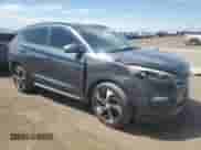 2017 Hyundai Tucson Value z VIN KM8J3CA29HU550150, wystawiony jako Copart lot #59811605 z przebiegiem 93 640 mil mil oraz Szkoda całkowita • Salvage title. Historia ofert i sprzedaży dostępna na DreamBid. Obrazek 4.