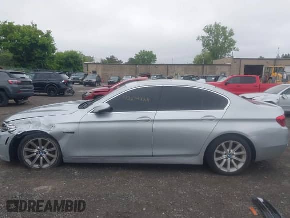 2014 BMW 5 Series 535i xDrive с VIN WBA5B3C52ED530122, выставлен на аукционе IAAI как лот 42672424 с пробегом 116 910 миль миль и . История ставок и продаж доступна на DreamBid. Изображение 15.