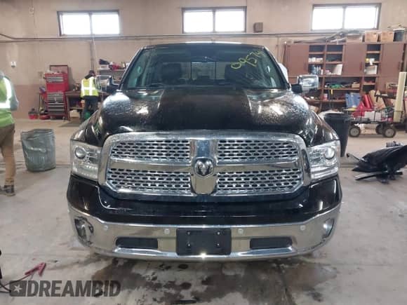 2014 Ram 1500 Laramie z VIN 1C6RR7NM2ES476528, wystawiony jako IAAI lot #42309574 z przebiegiem 150 307 mil mil oraz . Historia ofert i sprzedaży dostępna na DreamBid. Obrazek 12.