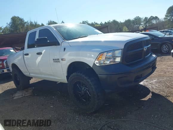 2014 Ram 1500 Express z VIN 1C6RR7FT3ES438988, wystawiony jako IAAI lot #41766988 z przebiegiem 269 819 mil mil oraz . Historia ofert i sprzedaży dostępna na DreamBid. Obrazek 13.