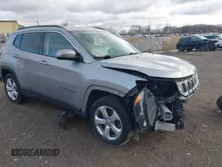 2018 Jeep Compass Latitude z VIN 3C4NJCBB1JT419661, wystawiony jako IAAI lot #41898483 z przebiegiem 106 787 mil mil oraz . Historia ofert i sprzedaży dostępna na DreamBid. Obrazek 1.
