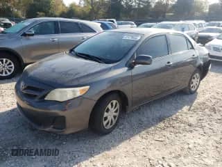 2011 Toyota Corolla L с VIN JTDBU4EE9B9152964, выставлен на аукционе Copart как лот 87470275 с пробегом 156 827 миль миль и Списание • Salvage title. История ставок и продаж доступна на DreamBid. Изображение 1.