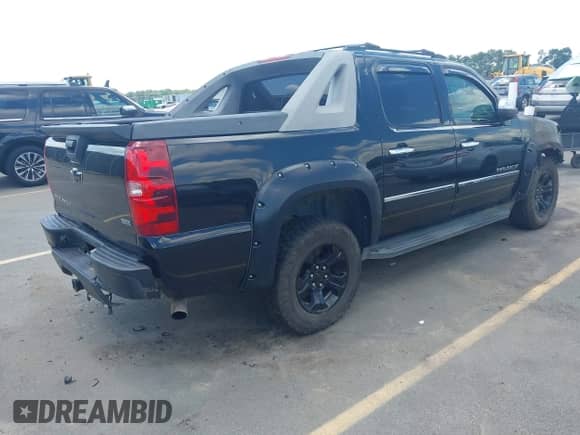 2011 Chevrolet Avalanche LS with VIN 3GNMCEE03BG277617, listed as a IAAI auction lot 42595664 with 165,759 mi miles and . Bid and sale history available at DreamBid. Image 4.