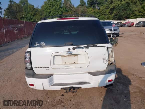 2005 Chevrolet TrailBlazer LS с VIN 1GNDS13S152176718, выставлен на аукционе IAAI как лот 43238935 с пробегом 240 330 миль миль и . История ставок и продаж доступна на DreamBid. Изображение 17.