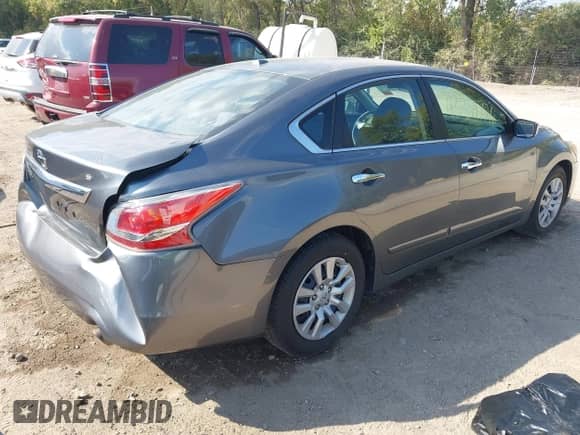 2015 Nissan Altima S z VIN 1N4AL3AP8FN372941, wystawiony jako IAAI lot #43371726 z przebiegiem 141 036 mil mil oraz . Historia ofert i sprzedaży dostępna na DreamBid. Obrazek 4.