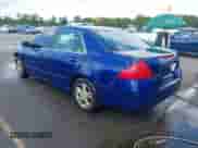 2007 Honda Accord EX z VIN 1HGCM56717A105056, wystawiony jako IAAI lot #43201043 z przebiegiem 236 925 mil mil oraz . Historia ofert i sprzedaży dostępna na DreamBid. Obrazek 3.