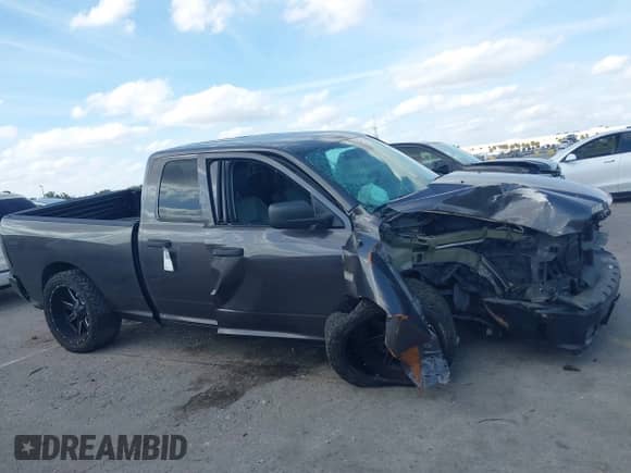 2019 Ram 1500 Tradesman с VIN 1C6RR6FT0KS733813, выставлен на аукционе IAAI как лот 41618317 с пробегом 46 597 миль миль и . История ставок и продаж доступна на DreamBid. Изображение 13.