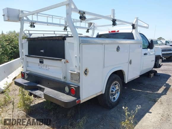 2012 Chevrolet Silverado 2500HD Work Truck z VIN 1GB0CVCG0CF157255, wystawiony jako IAAI lot #42449760 z przebiegiem 108 103 mil mil oraz . Historia ofert i sprzedaży dostępna na DreamBid. Obrazek 4.