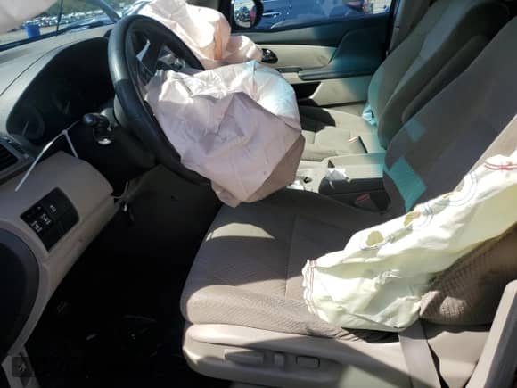 2014 Honda Odyssey EX с VIN 5FNRL5H47EB136234, выставлен на аукционе Copart как лот 80437575 с пробегом Не указан миль и Списание • Salvage title. История ставок и продаж доступна на DreamBid. Изображение 7.