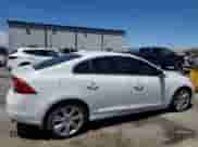 2013 Volvo S60 T6 R-Design Platinum с VIN YV1902FHXD2179720, выставлен на аукционе Copart как лот 56236895 с пробегом 150 128 миль миль и Списание • Salvage title. История ставок и продаж доступна на DreamBid. Изображение 3.