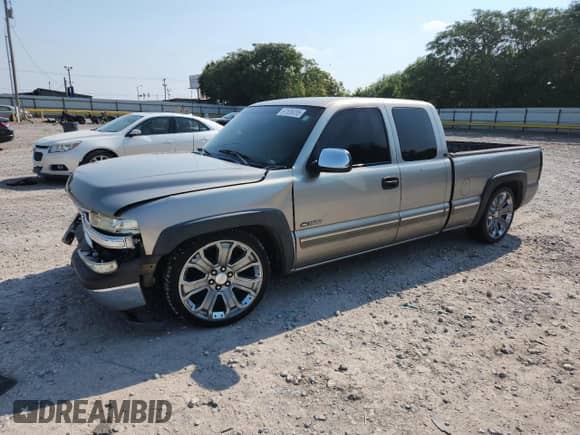 2000 Chevrolet Silverado 1500 LS z VIN 1GCEC19T2YZ244014, wystawiony jako Copart lot #67629735 z przebiegiem Nie podano mil oraz Szkoda całkowita • Salvage title. Historia ofert i sprzedaży dostępna na DreamBid. Obrazek 1.